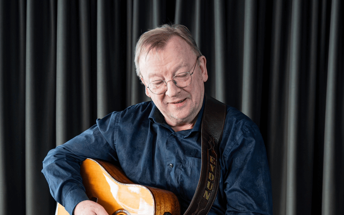 Country-gospel-kafé-konsert hjá Eyðun Jacobsen