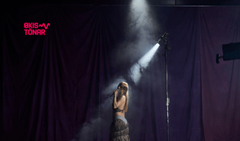 Frum - elektronisk og organisk, millum myrkur og ljós