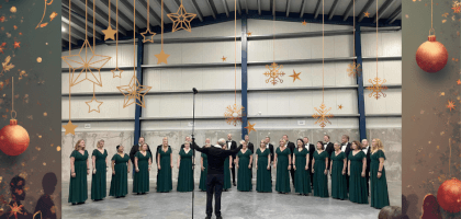 Jólaligir kórtónar við stórum klangi