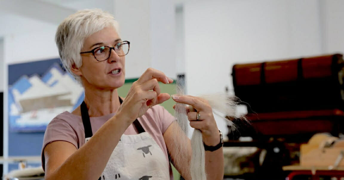 Spinning fyri byrjarar við Theresu George frá The Spinning Barn - við egnum rokki